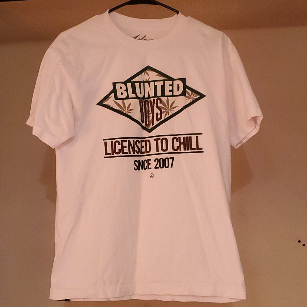 Mens t shirt size medium